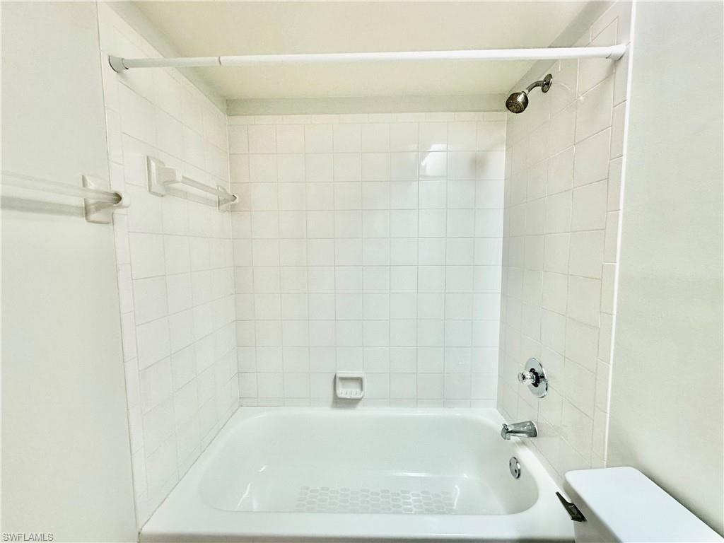 137 Wading Bird Circle, Unit F204 Naples, FL 34110 - Photo 26 of 43 Bathroom #2
