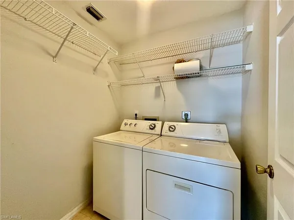 $1,650 | 137 Wading Bird Circle, Unit F204, Naples, FL 34110