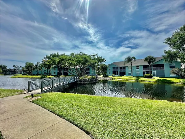 $1,650 | 137 Wading Bird Circle, Unit F204, Naples, FL 34110