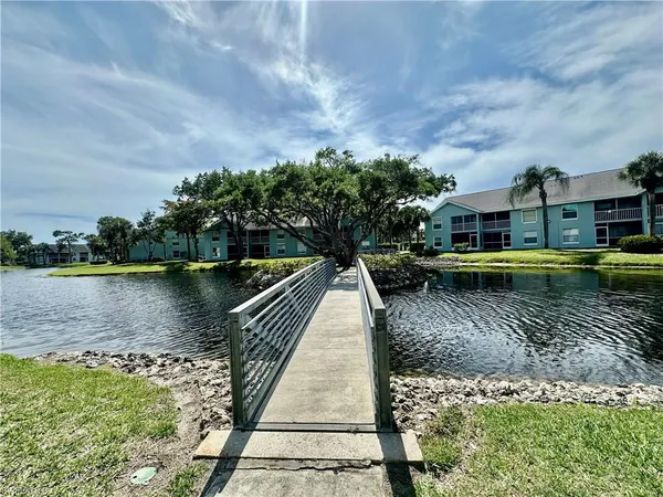 $1,650 | 137 Wading Bird Circle, Unit F204, Naples, FL 34110