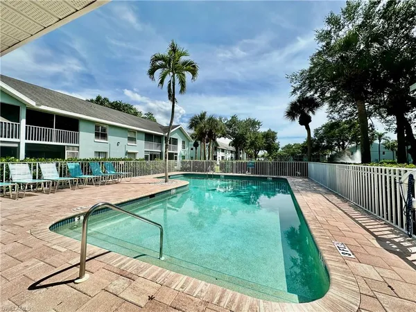 $1,650 | 137 Wading Bird Circle, Unit F204, Naples, FL 34110