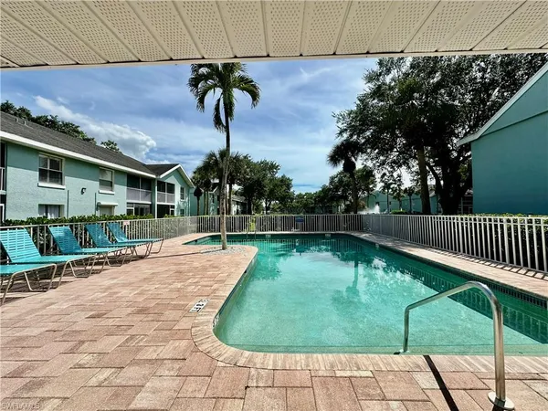 $1,650 | 137 Wading Bird Circle, Unit F204, Naples, FL 34110