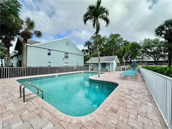 $1,650 | 137 Wading Bird Circle, Unit F204, Naples, FL 34110
