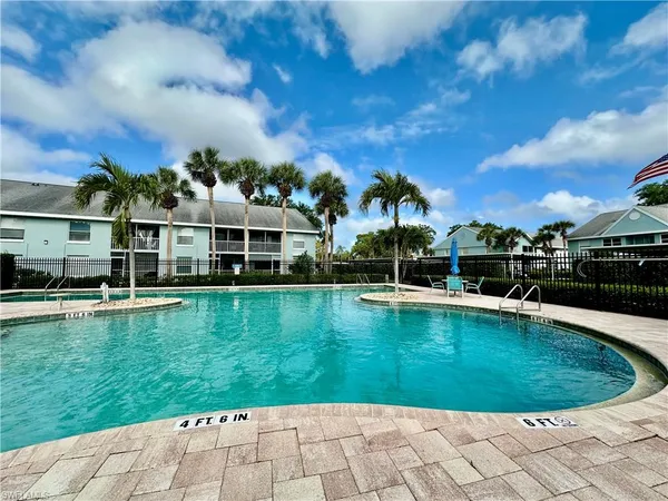 $1,650 | 137 Wading Bird Circle, Unit F204, Naples, FL 34110