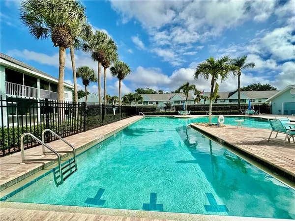 $1,650 | 137 Wading Bird Circle, Unit F204, Naples, FL 34110