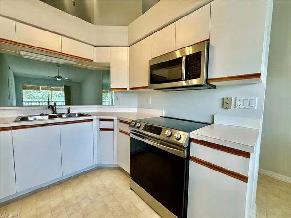 $1,650 | 137 Wading Bird Circle, Unit F204, Naples, FL 34110