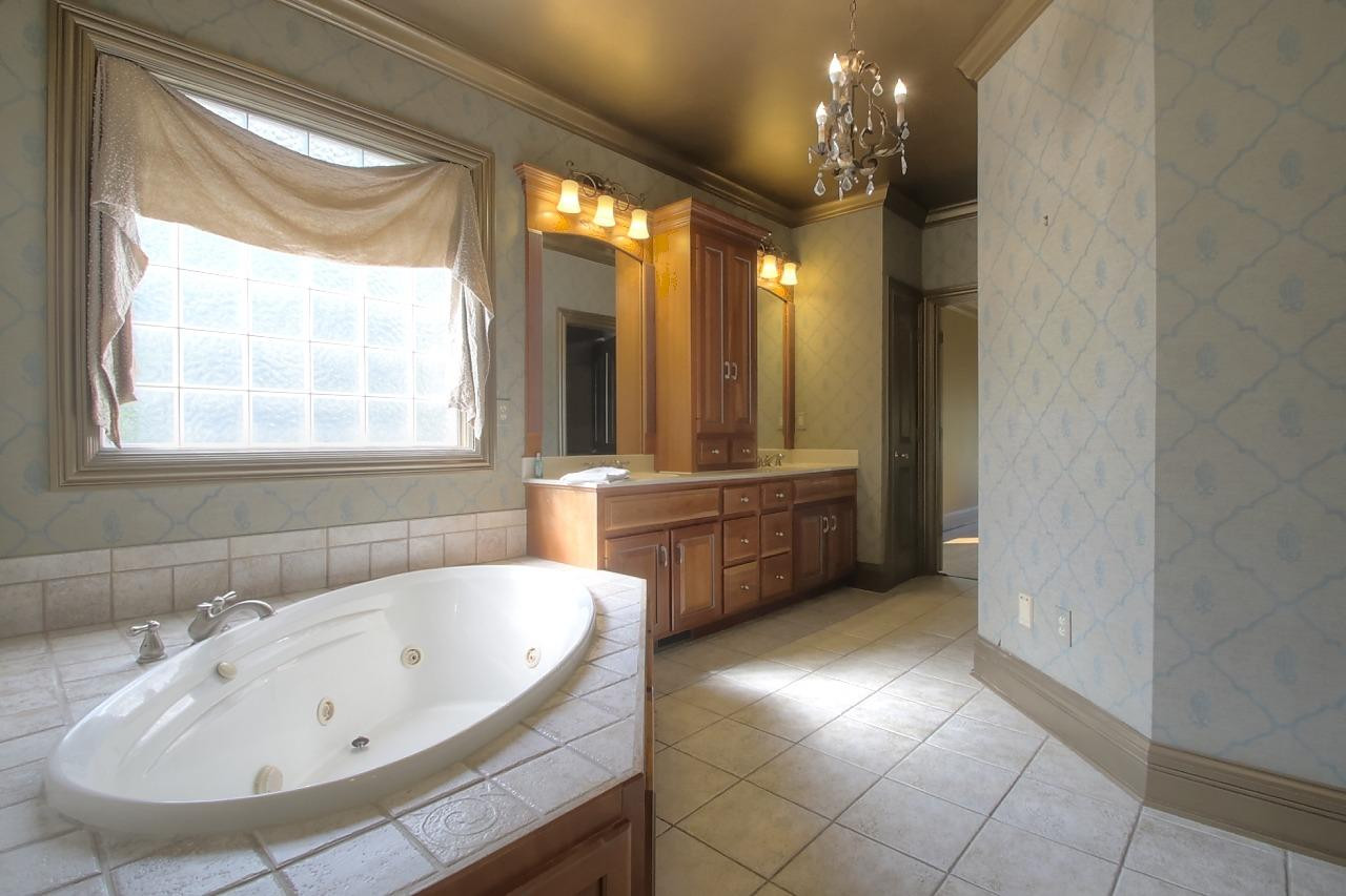 3945 North Cleveland Road Lexington, KY 40516 - Photo 38 of 91 Photo 29