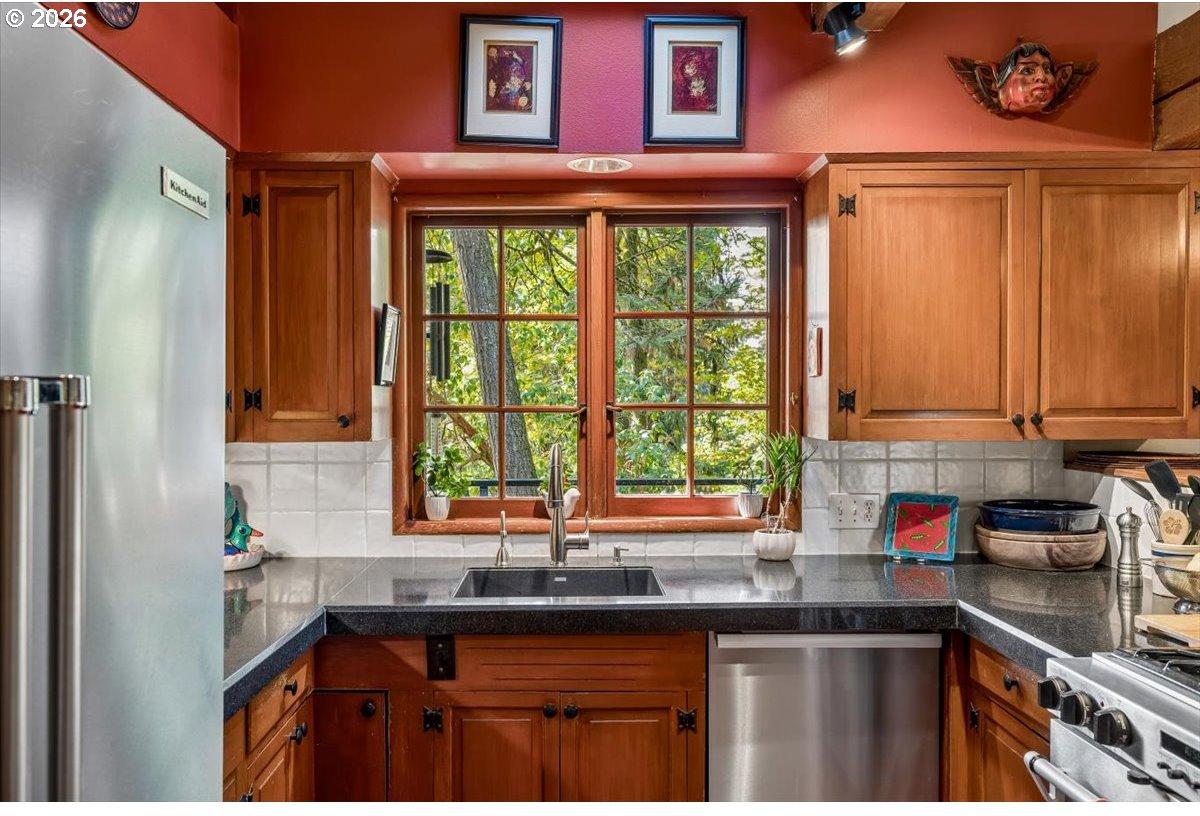 1026 Troon Road Lake Oswego, OR 97034 - Photo 29 of 46 Gallery Image 29