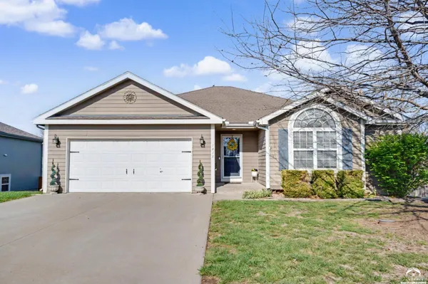 $385,000 | 1413 Arrowwood Drive, Eudora, KS 66025
