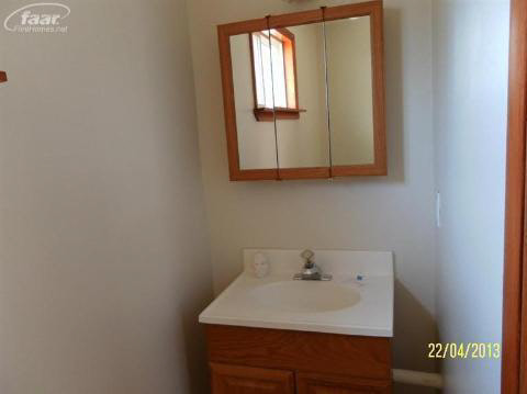 13261 Foley Road Fenton, MI 48430 - Photo 9 of 11 20353473-8.JPG