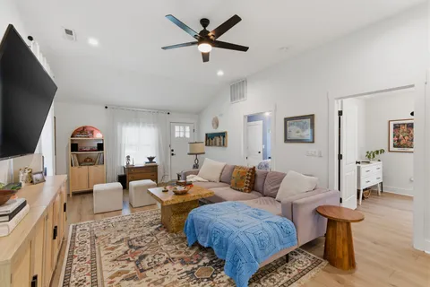 $425,000 | 1812 10th Avenue North, Nashville, TN 37208