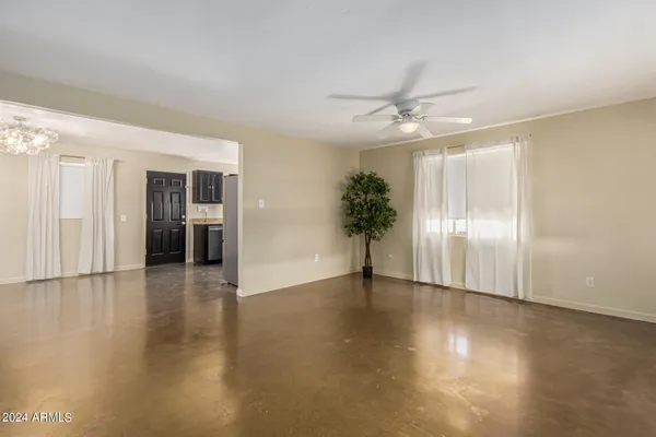 $1,800 | 9802 North 2nd Way, Phoenix, AZ 85020