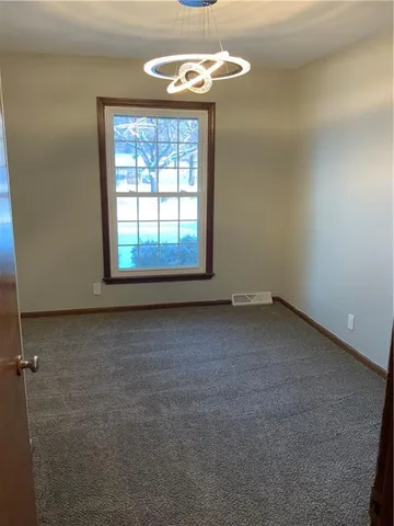 $215,000 | 7 West Garfield Street, Iola, KS 66749