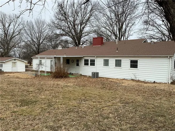 $205,000 | 7 West Garfield Street, Iola, KS 66749