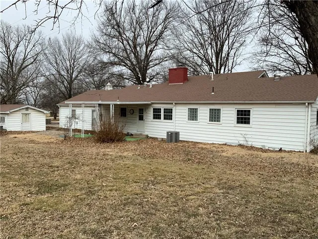 $215,000 | 7 West Garfield Street, Iola, KS 66749