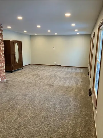 $215,000 | 7 West Garfield Street, Iola, KS 66749