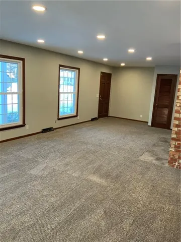 $215,000 | 7 West Garfield Street, Iola, KS 66749