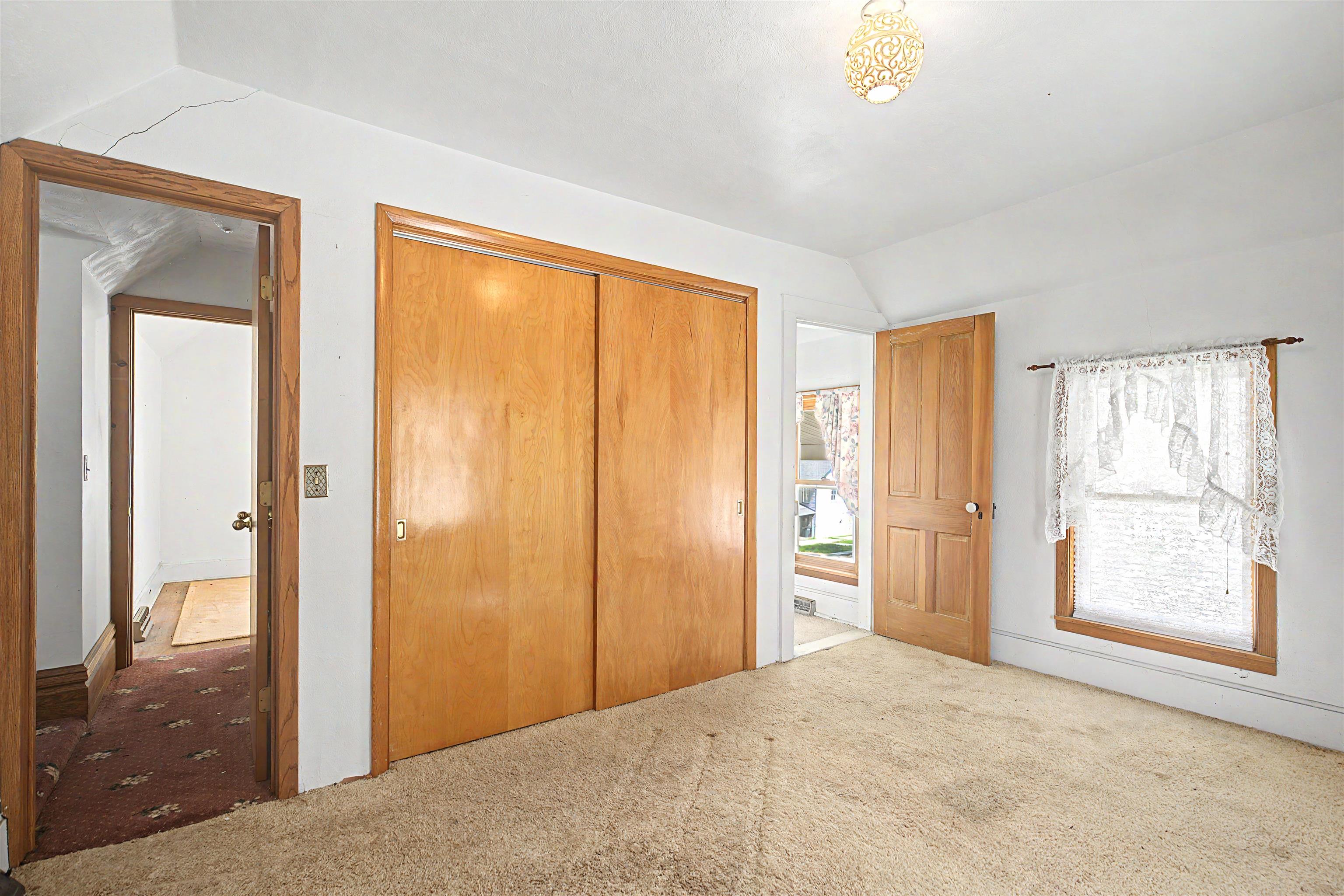 201 West Main Street Elizabeth, IL 61028 - Photo 16 of 34 a view of room with window and bathroom