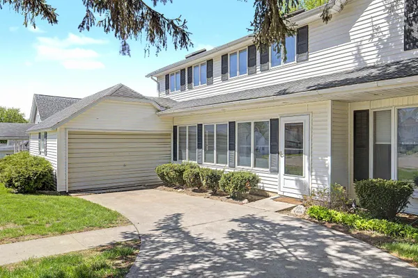 $245,000 | 201 West Main Street, Elizabeth, IL 61028