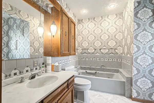 $245,000 | 201 West Main Street, Elizabeth, IL 61028