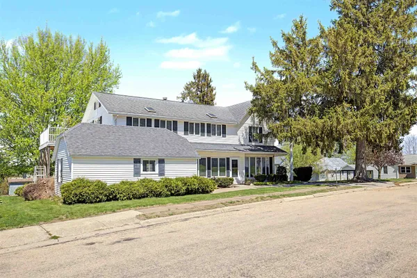 $245,000 | 201 West Main Street, Elizabeth, IL 61028