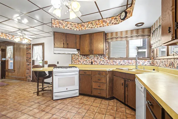 $245,000 | 201 West Main Street, Elizabeth, IL 61028