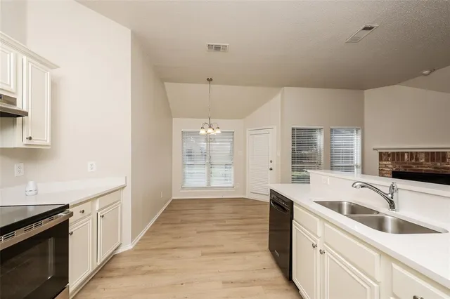 $2,180 | 328 Willow Creek Drive, Glenn Heights, TX 75154