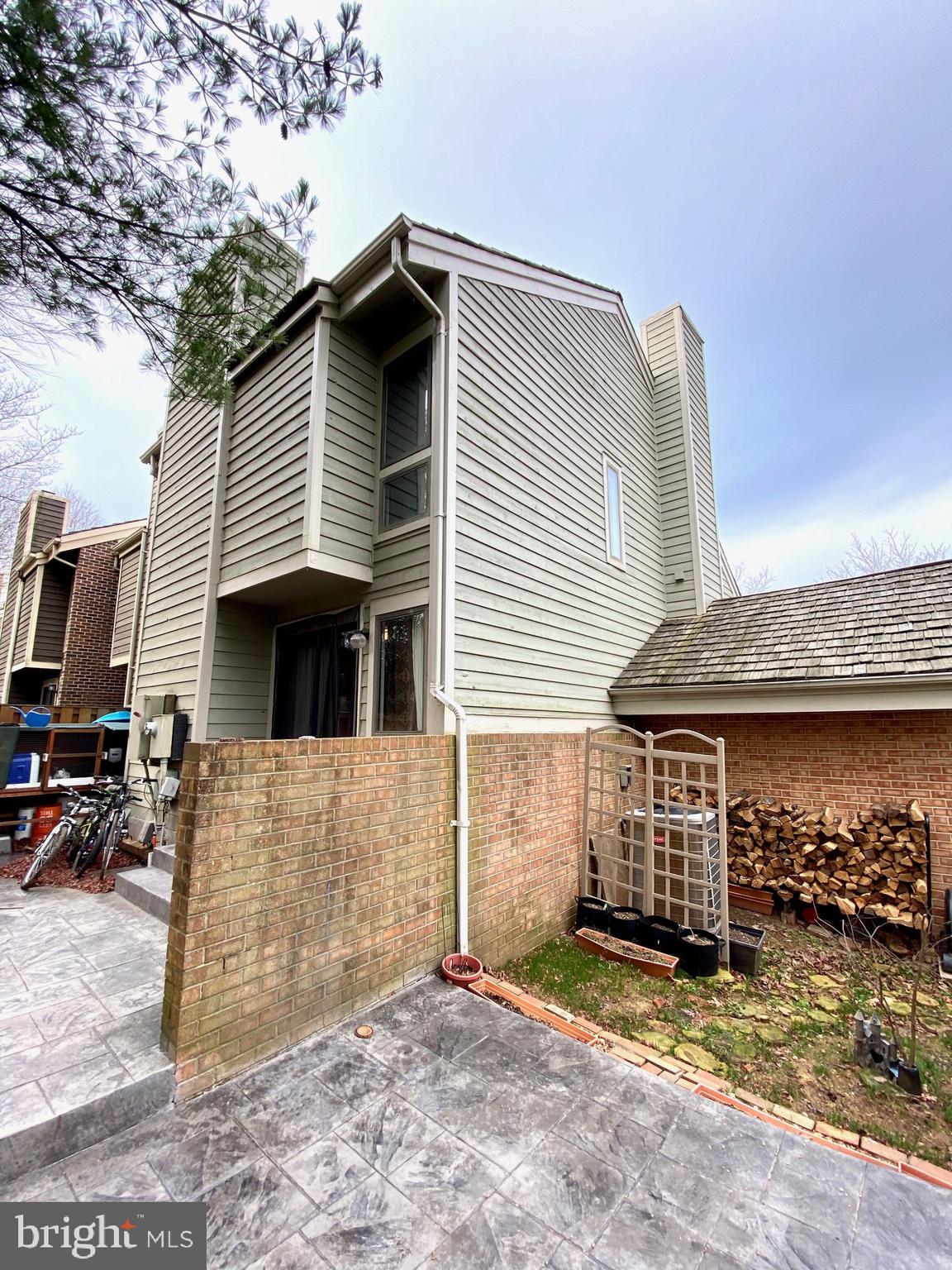 10993 Thrush Ridge Road Reston, VA 20191 - Photo 4 of 27 NEW FENCED YARD