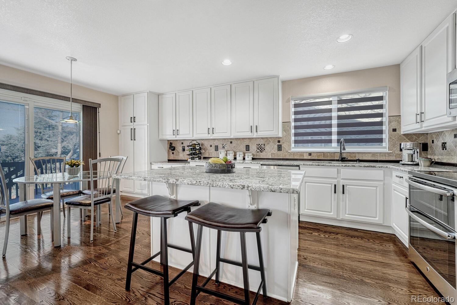 10073 Blackbird Place Highlands Ranch, CO 80130 - Photo 8 of 50