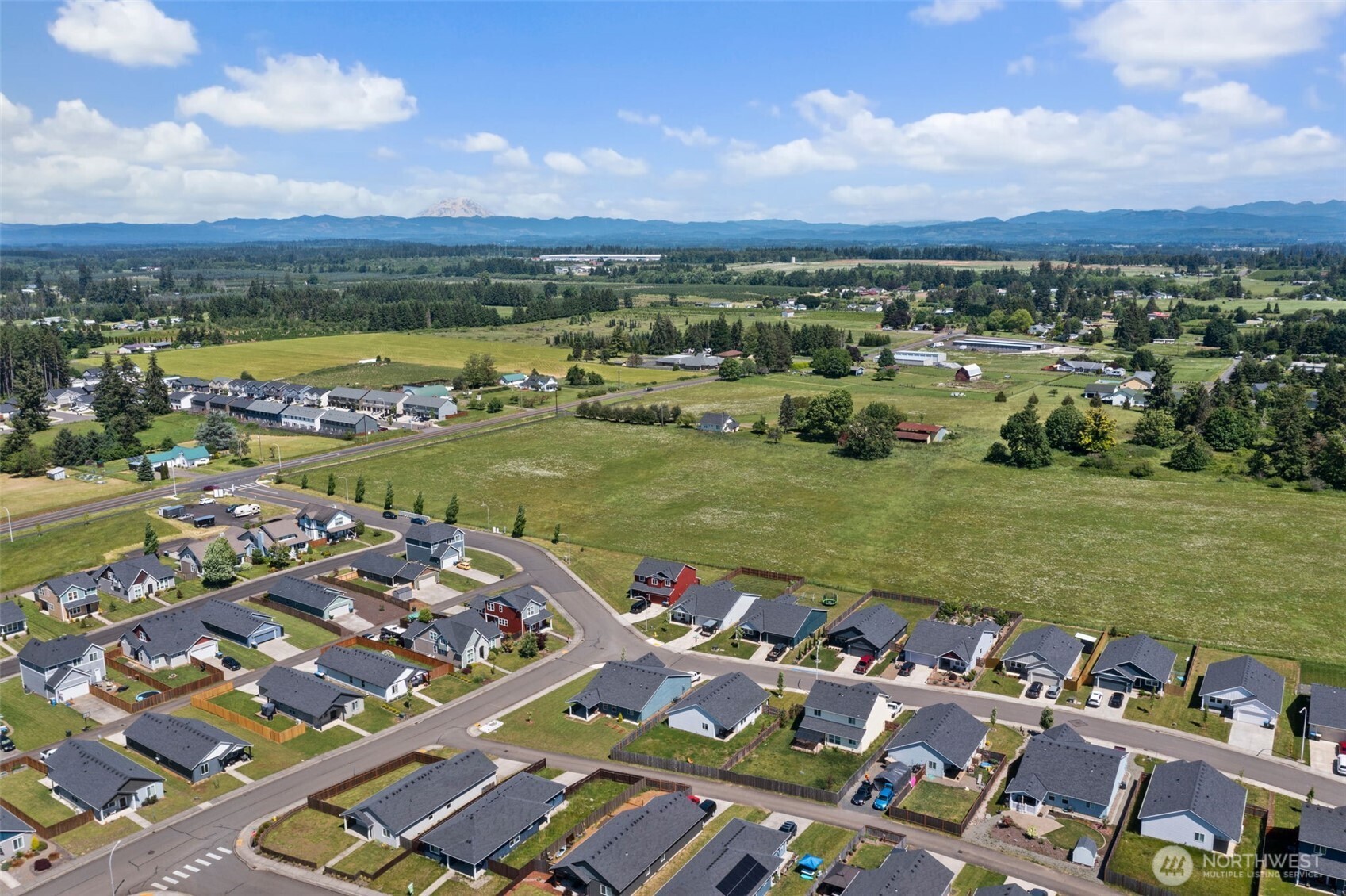 401 Cardinal Avenue Winlock, WA 98596 - Photo 34 of 39 a view of city with ocean