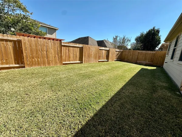 $2,400 | 6111 Grassy Haven Lane, Katy, TX 77494