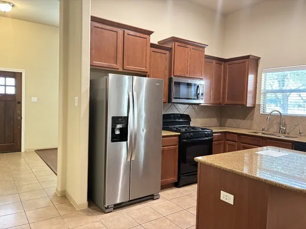 $2,400 | 6111 Grassy Haven Lane, Katy, TX 77494