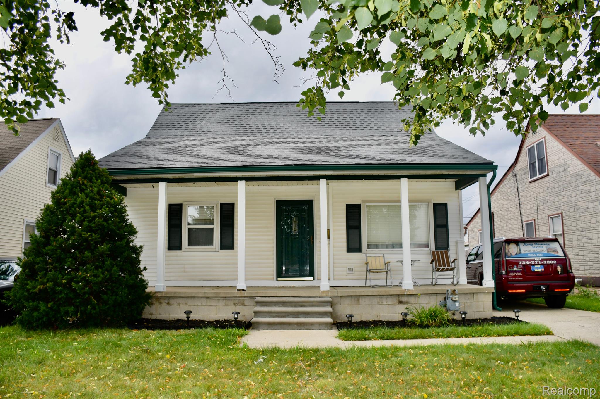 14726 Eureka Road Southgate, MI 48195 - Photo 1 of 18 Gallery Image 1