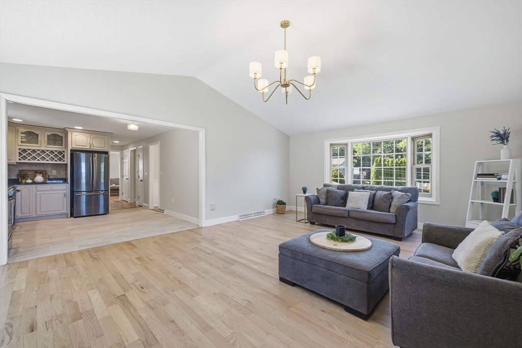 100 Beacon Hill Road West Springfield, MA 01089 - Photo 6 of 24