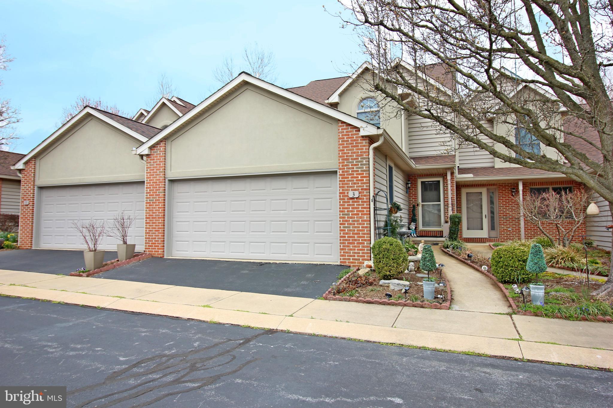 3 Cardiff Court Lititz, PA 17543 - Photo 2 of 29