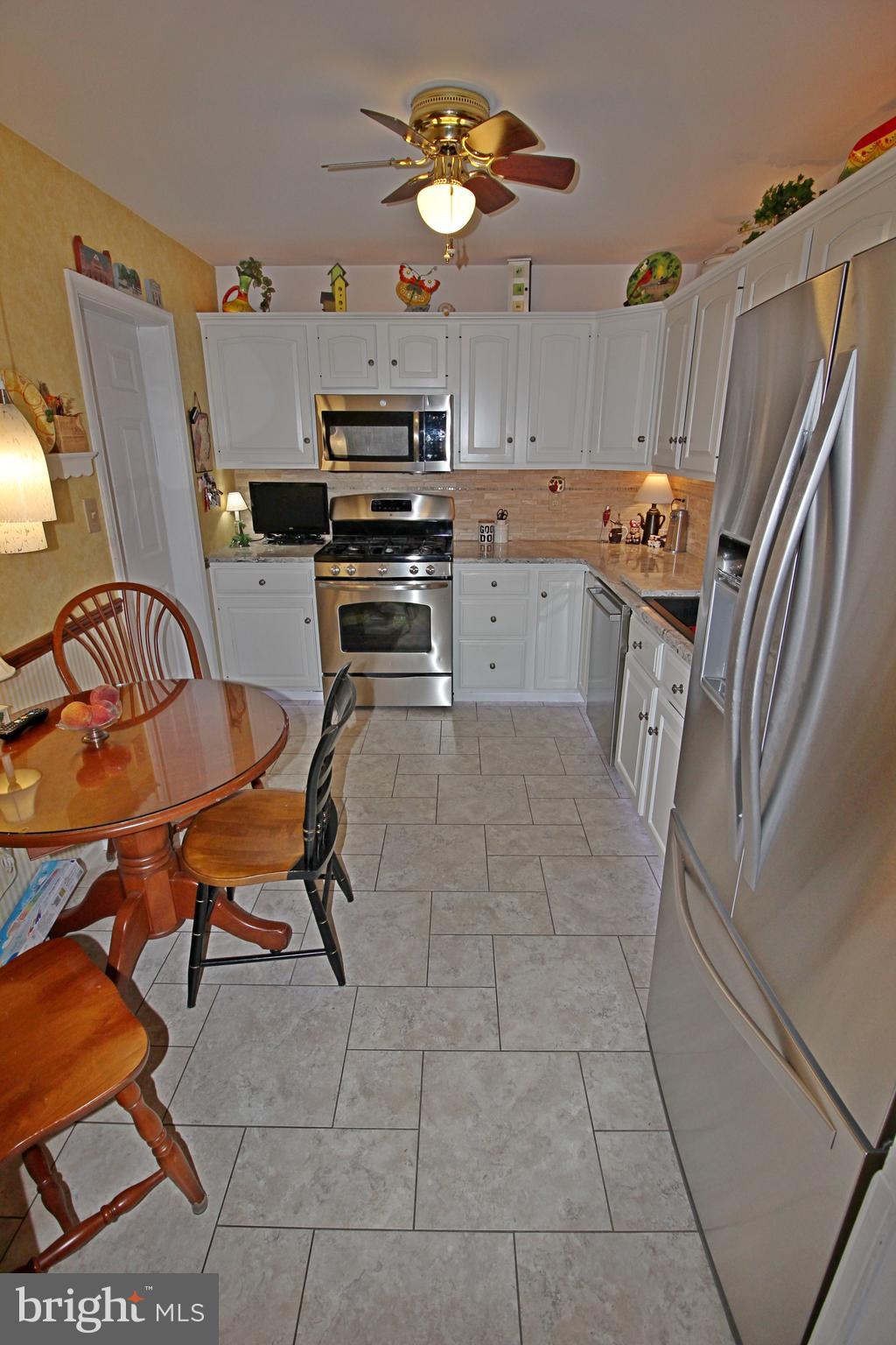 3 Cardiff Court Lititz, PA 17543 - Photo 5 of 29