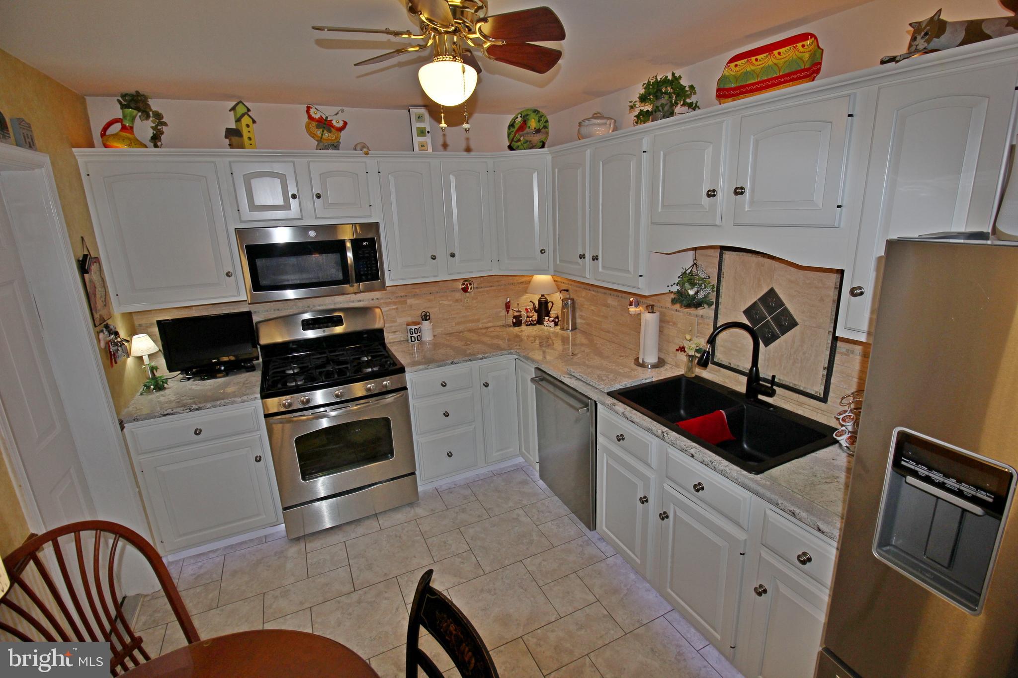 3 Cardiff Court Lititz, PA 17543 - Photo 6 of 29