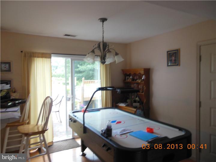 211 Cable Car Road Quakertown, PA 18951 - Photo 4 of 11 Dining Room