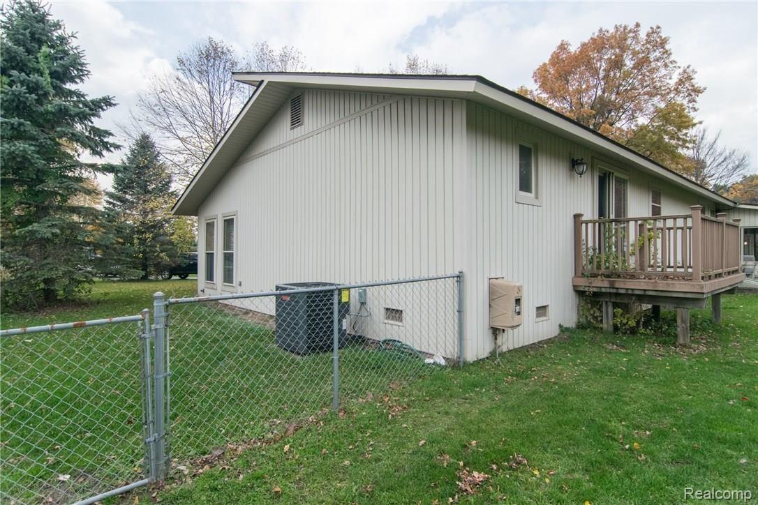 17733 Hannan Road New Boston, MI 48164 - Photo 53 of 56 DSC_0344.jpg