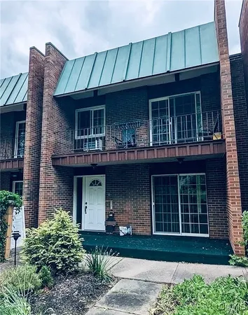 $2,600 | 1227 James Street, Syracuse, NY 13203