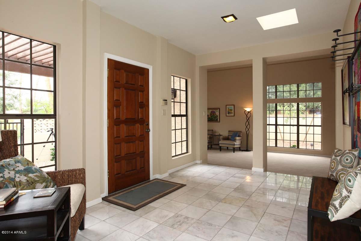 1970 East Carver Road Tempe, AZ 85284 - Photo 4 of 43 Foyer