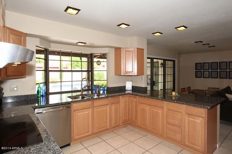 1970 East Carver Road Tempe, AZ 85284 - Photo 9 of 43 bay window