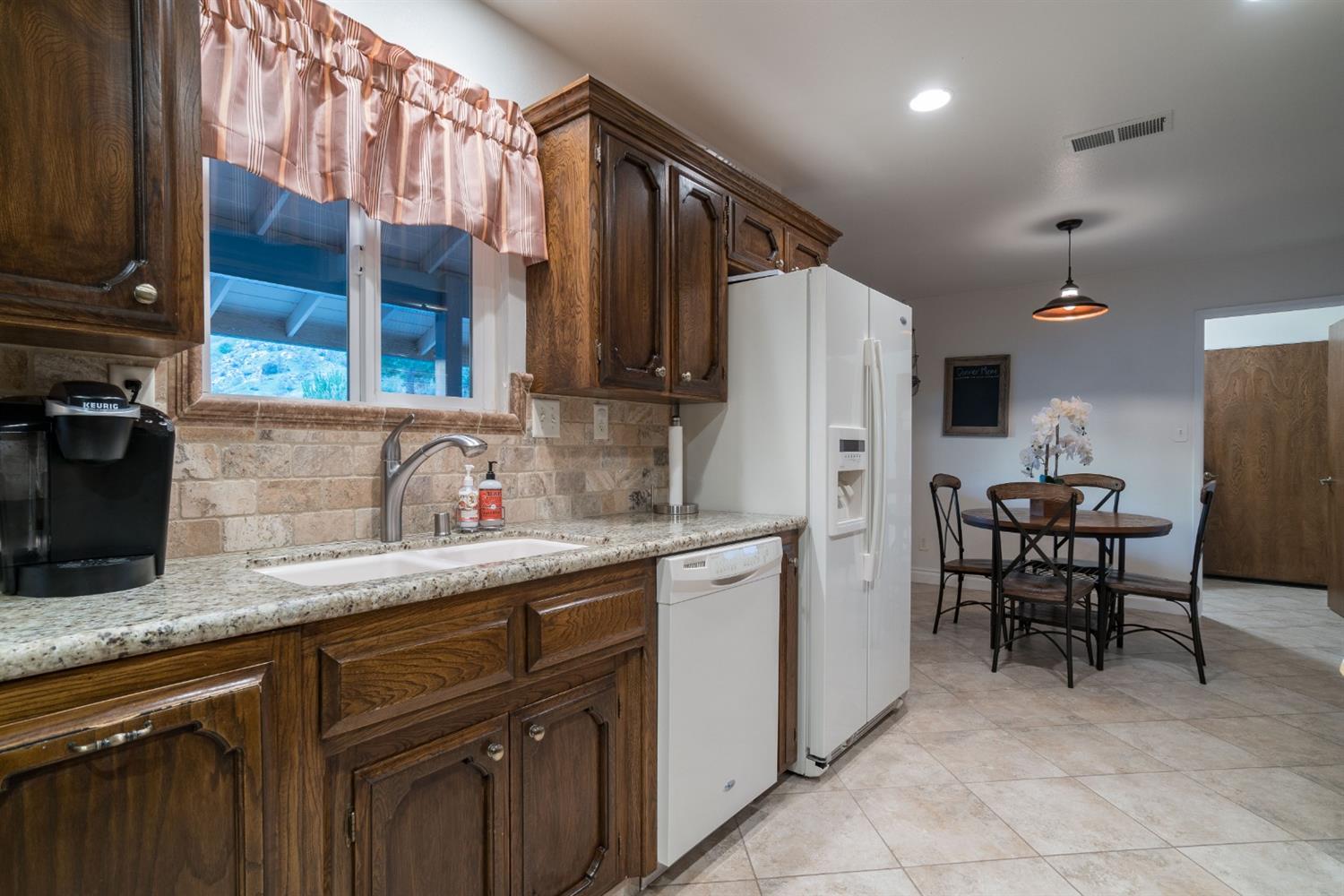 21546 Cherokee Road Clovis, CA 93619 - Photo 16 of 47 Gallery Image 16