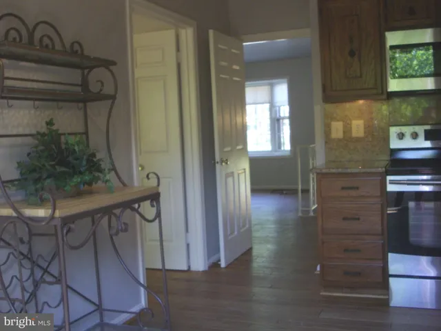 $3,100 | 9713 Klimt Court, Burke, VA 22015