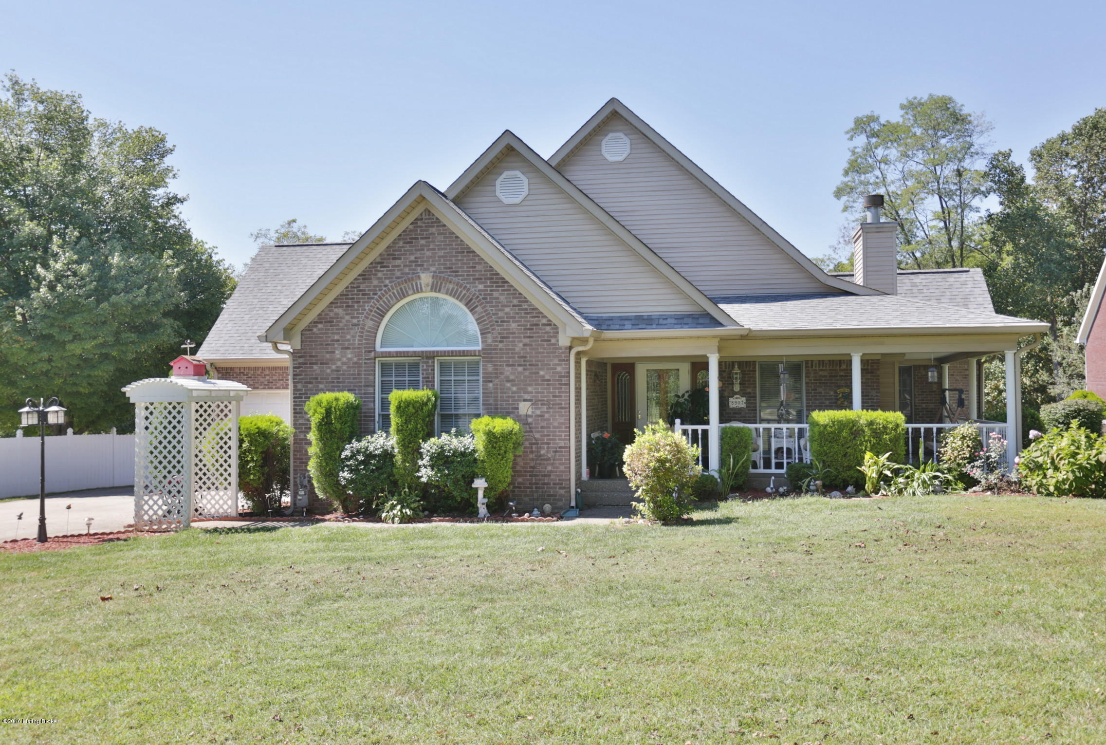 8902 Old Bates Road Louisville, KY 40228 - Photo 1 of 43 Front