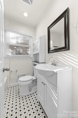 $1,850 | 4005 Abbeydale Drive, Charlotte, NC 28205