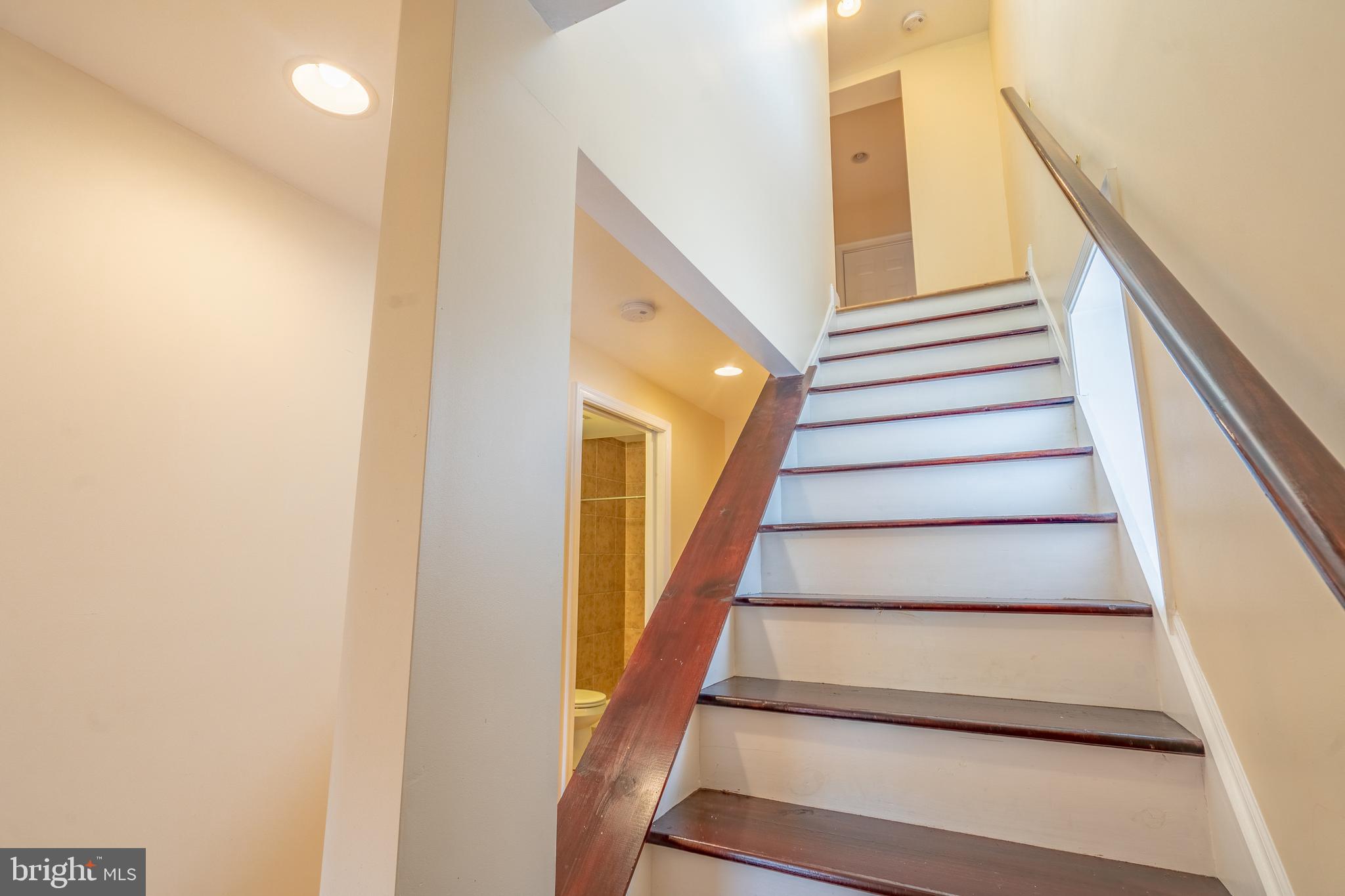 508 Scott Street Baltimore, MD 21230 - Photo 38 of 63 a view of entryway