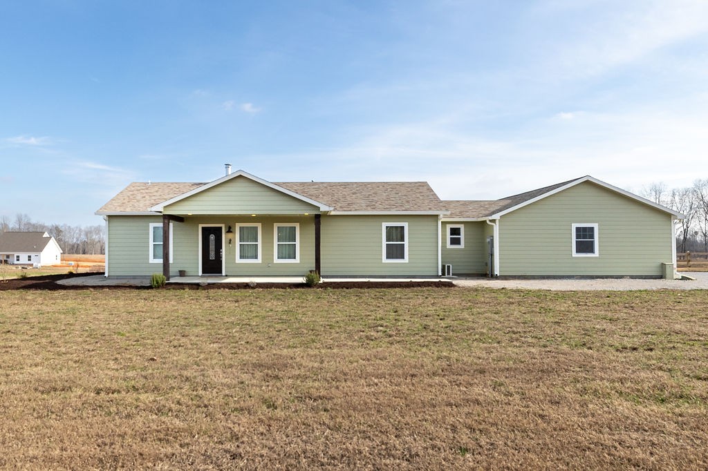 198 Beartown Road Loretto, TN 38469 - Photo 2 of 36 a front of house with yard