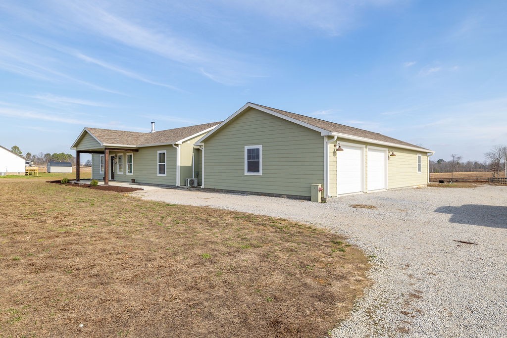 198 Beartown Road Loretto, TN 38469 - Photo 4 of 36 a house with a outdoor space
