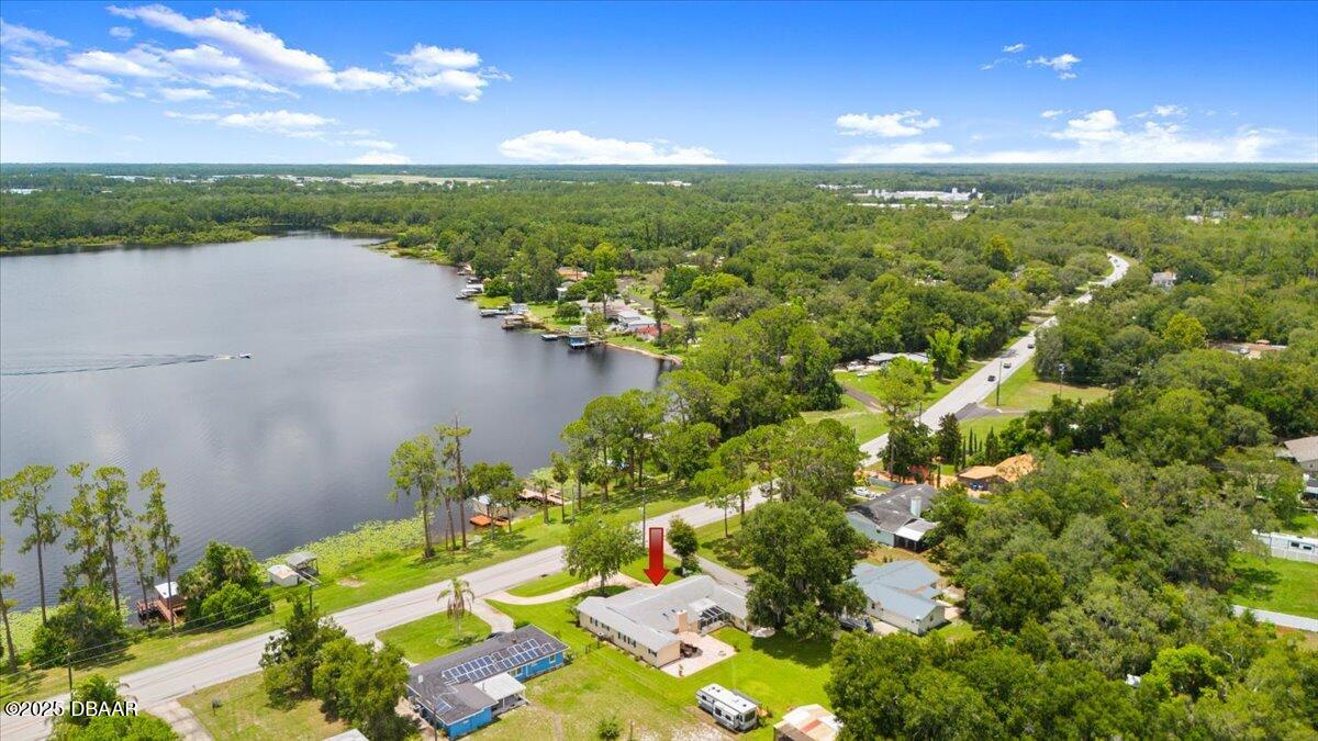 1005 North Kepler Road DeLand, FL 32724 - Photo 3 of 57 a view of a lake with a city